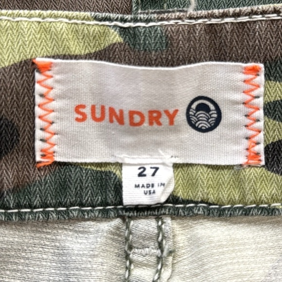 Sundry Green Camouflage Button Fly High Waist Cropped Pants Size 27 - Picture 7 of 9